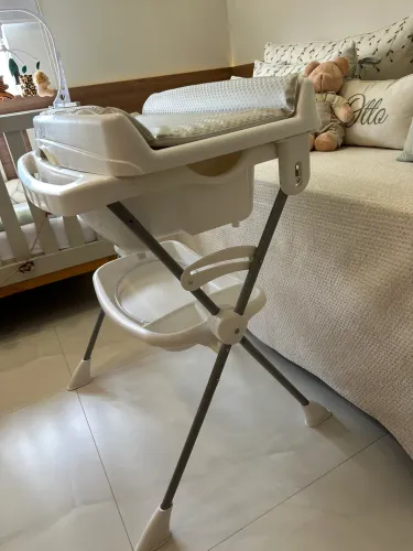 Banheira burigotto com trocador cinza