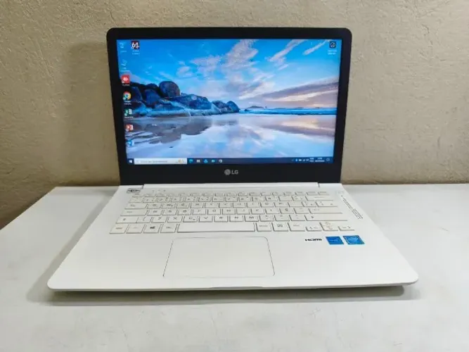 Ultrabook LG QuadCore, 4GB de memória, 500GB de HD. Em estado de novo. Ótimo desempenho