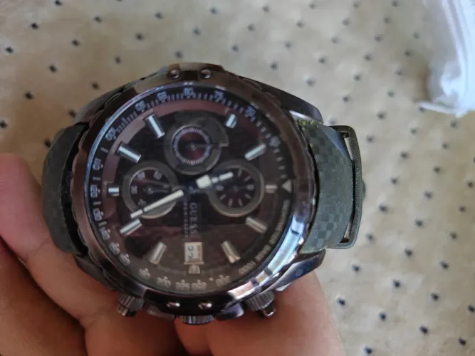 Relógio original Guess para restaurar
