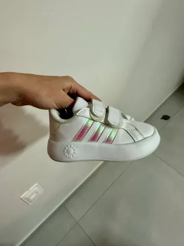 Tênis infantil adidas