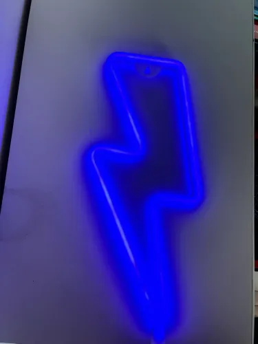 LED azul em forma de relâmpago 