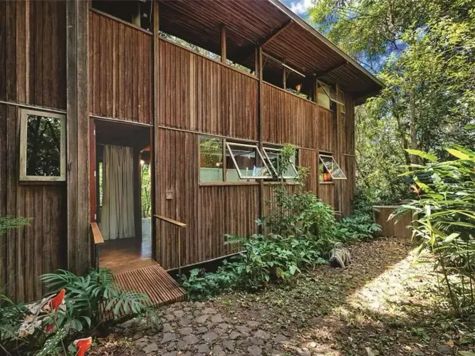 Cond. Vila Taquaí - 4 dorms. Casa ÚNICA. Conceito ecológico sustentável tropical