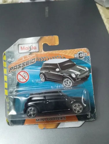 Miniatura MAISTO MINI COOPERS - Escala 1:64