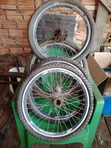 Pneu de bicicleta todos bom 