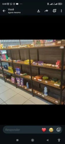 Vendo móvel comercial MDF tipo PRATELEIRA COM TAMPO DE FUNDO