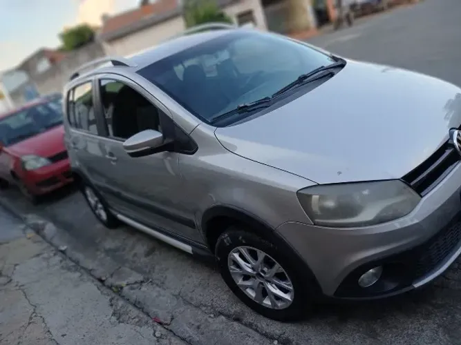 Volkswagen Crossfox 1.6 MI Total Flex 8V 5P 2013