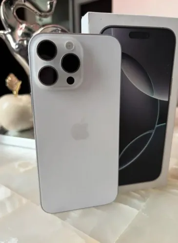 iPhone 16 Pro Max Branco 256 GB 6 meses de garantia
