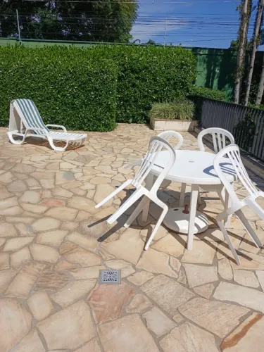 Moveis para piscina ou jardim: mesa