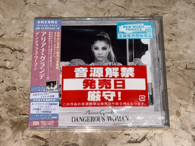 CD Dangerous Woman Versão Japonesa - Ariana Grande