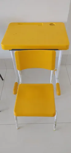 Carteira escolar     Cadeira e mesa para criança