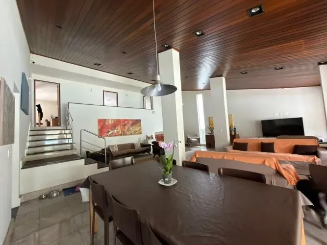 Casa na QI 02 do Lago Norte com 4 suites