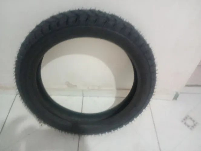 Pneus 110/90/17