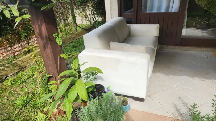 Sofá branco de couro