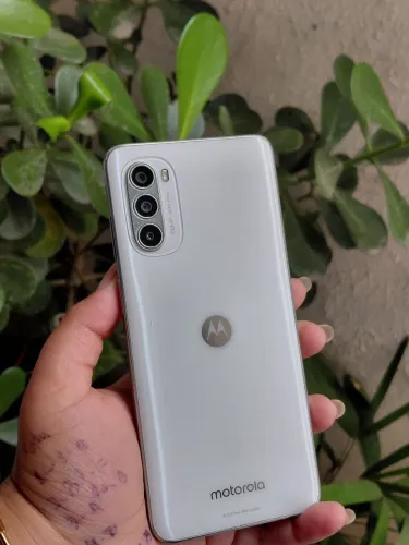 Moto G52
