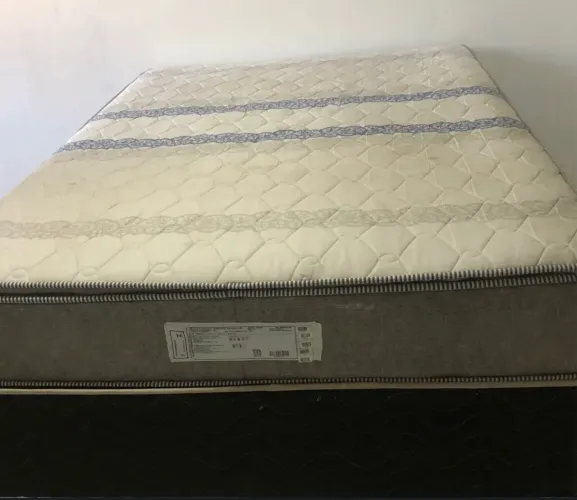 Cama box casal: colchão + base