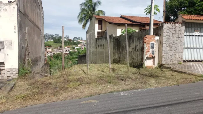 Vendo terreno no Parque Independência em Barra Mansa