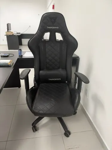 CADEIRA GAMER THUNDERX3 USADA BOAS CONDIÇÕES