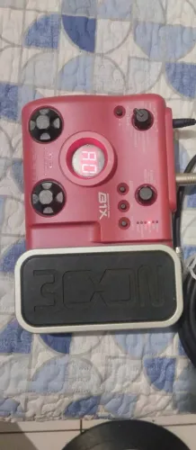 Pedaleira Zoom B1X