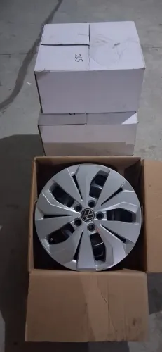 Roda Aro 16 e Calota Original Tcross