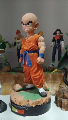 Boneco kuririn 