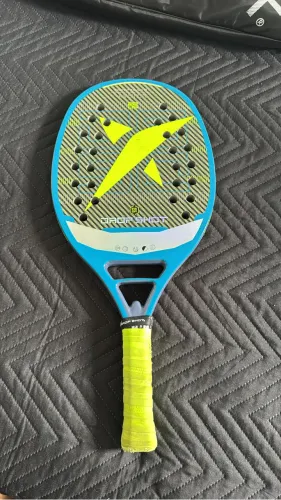 Raquete Beach Tennis novíssima !