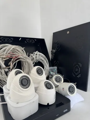 PRA SAIR HOJE! Kit Completo de Segurança: DVR Giga + 6 Câmeras + Cabos + Fonte
