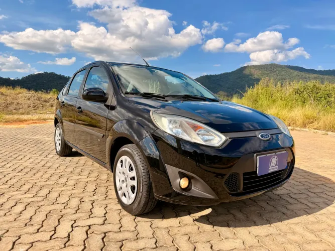 Ford Fiesta Sedan SE 1.6 8V Flex 4P 2014