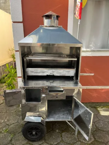 Carrinho para venda de espetinhos