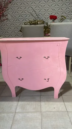 Cômoda fake