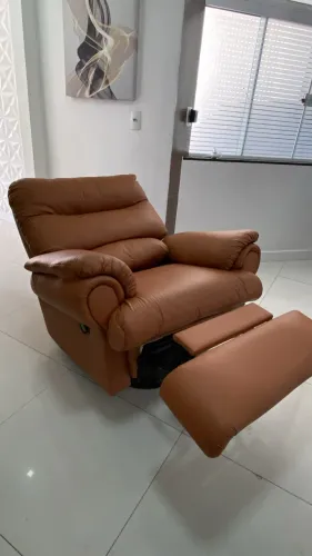 Poltrona do Papai Reclinável - Couro Novo