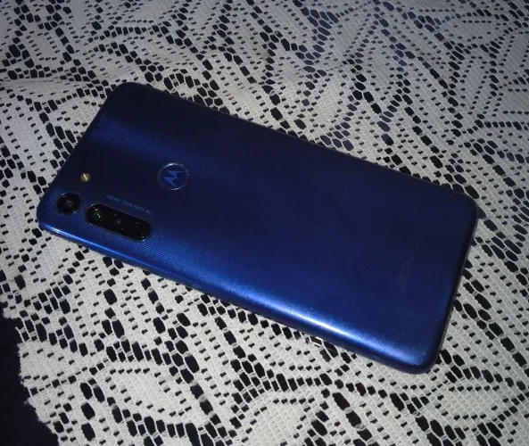 Moto G8