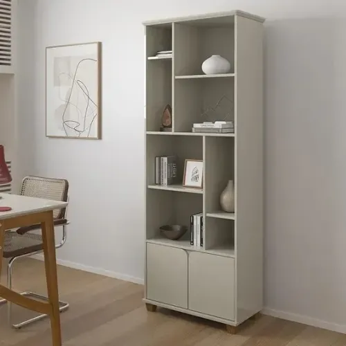 Livreiro Estante Multiuso 2 Portas 8 Nichos DIVIDIMOS EM ATÉ 10X SEM JUROS