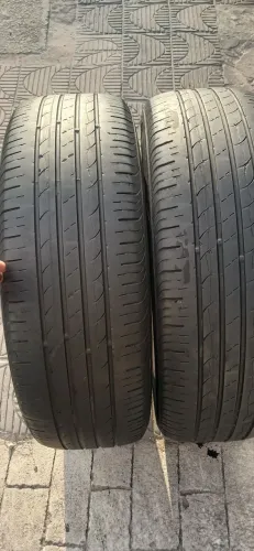 Vendo 2 pneus seminovos 225/60/18