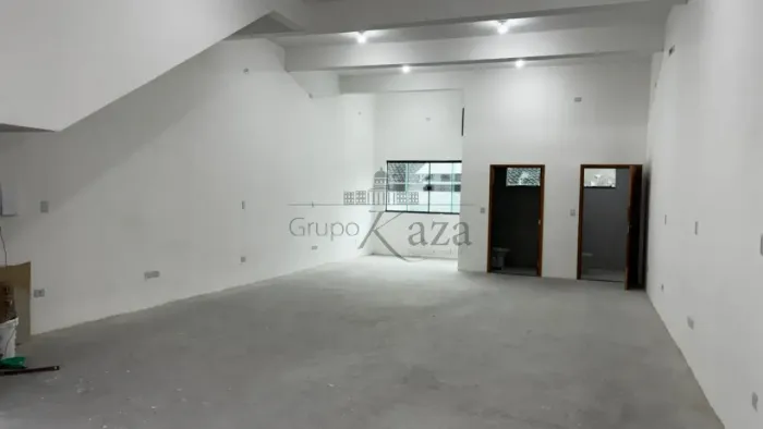 Oportunidade - Ponto Comercial - Villa Branca - Jacareí - 80m².