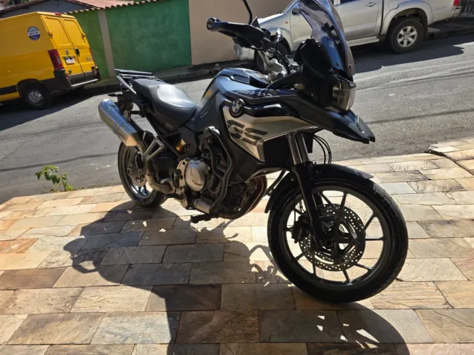 Vendo F750 GS PREMIUM, muito nova.