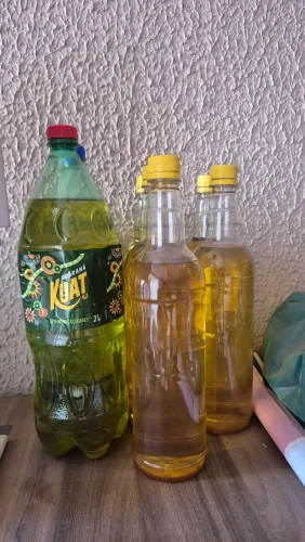 9 litros de óleo usado, ideal para preparar sabão, 50.00 reais todos.