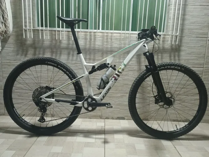 Lexon Riot tamanho (L)
