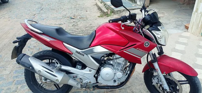 Yamaha fazer 250 cc, em boas condições de uso e único dono.