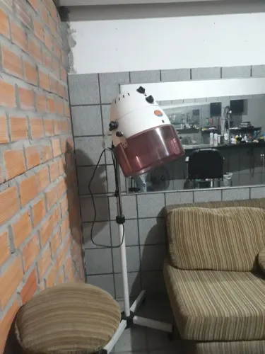 Secador de pe,penteados perfeito estado