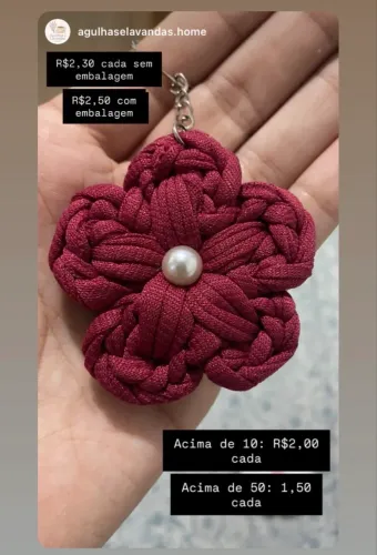 Chaveiro de flor - lembrancinha