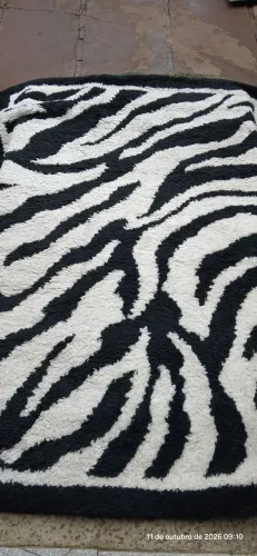 Tapete Estampado Medidas: 200 cm × 145 cm<br>200 cm × 145 cm<br>200 cm × 145 cm