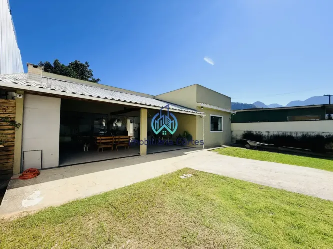 Casa moderna com acabamento de alto padrão e espaço gourmet completo!