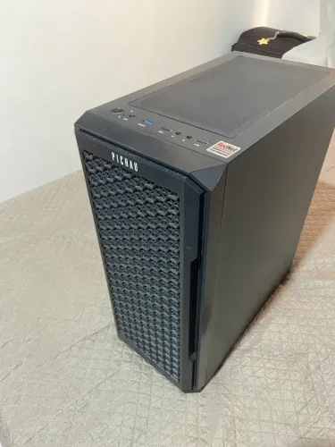PC Gamer  / Ryzen 5 5500 + RX 580 8GB