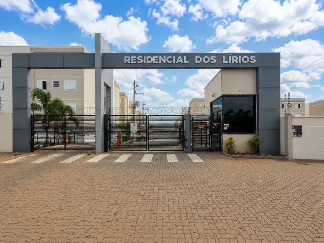 Apartamento Térreo com 02 Quartos para Locação no Condomínio Residencial dos Lírios