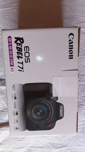 Camera CANON T7i semi nova.