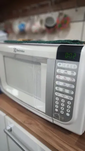 Microondas Electrolux 31 litros branco