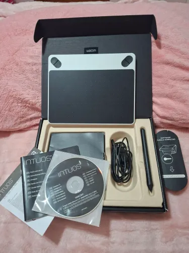 Mesa Digitalizadora Wacom Intuos CTL-490 + Caneta Original + 3 Pontas Extras