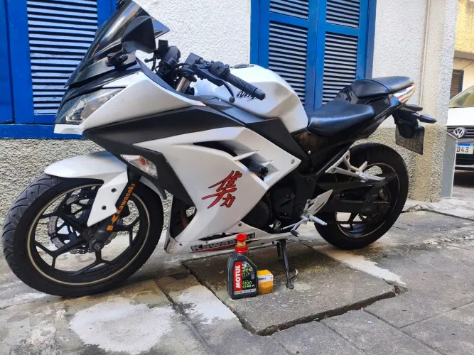 OPORTUNIDADE - Kawasaki Ninja 300 - 2013