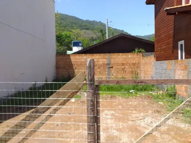 Terreno 7m x 11m no Ribeirão da Ilha