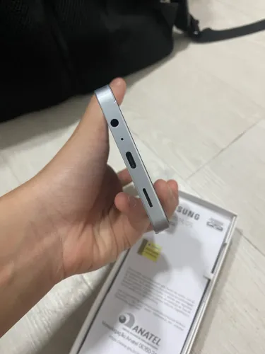 GALAXY A06 COM PROBLEMA NO DISPLAY E A TELA QUEBRADA - 1 SEMANA DE USO - COM NOTA FISCAL
